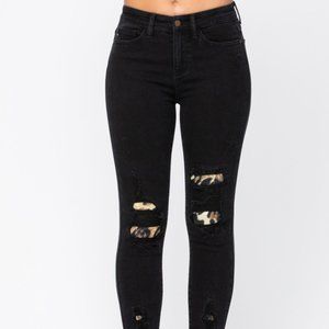 Judy Blue Black Destroyed Leopard Patch Skinny 82168-bk